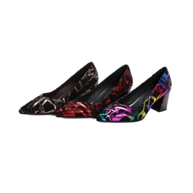 Zapatos de punta estrecha de cuero con tacón grueso