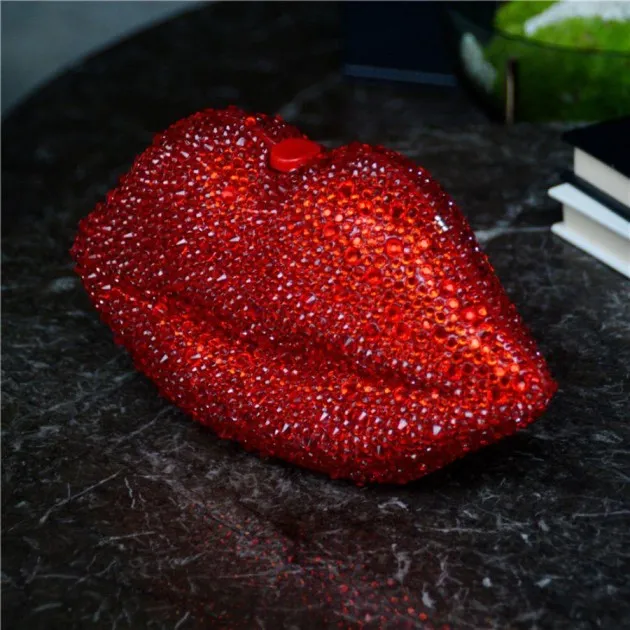 Rhinestone Lip Chain Dinner Bag Kiss