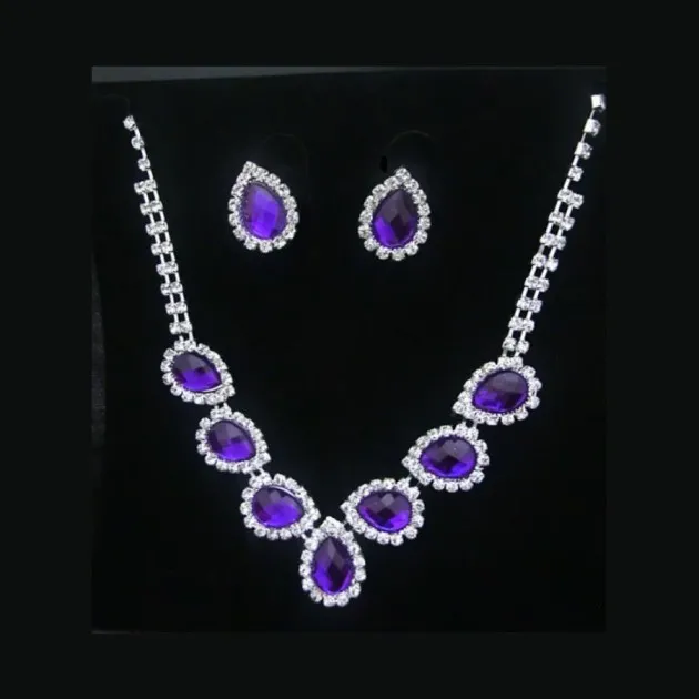 Diamanten oorbellen ketting set