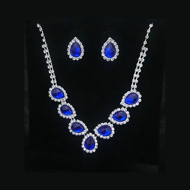 Diamanten oorbellen ketting set