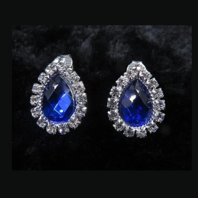 conjunto de collar de aretes de diamantes