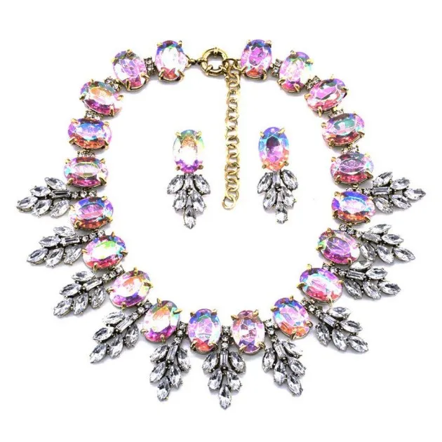 Collar y aretes de cristal de moda con diamantes