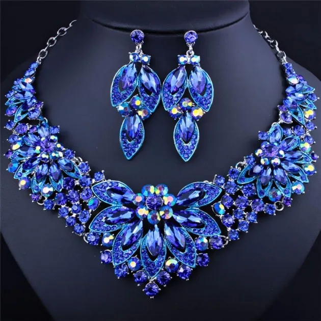 Conjunto de dos piezas de pendientes de collar de diamantes de imitación de cristal de flor