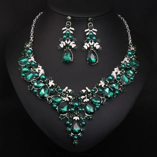 Conjunto de collar y aretes de piedras preciosas de perlas de cristal