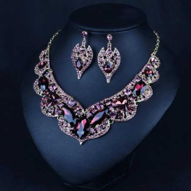 Short Purple Crystal Collarbone Necklace