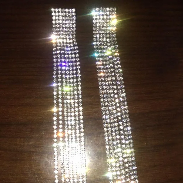Pendientes largos de celebridad con estilo de diamantes de imitación