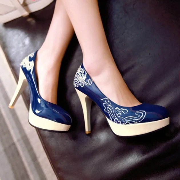 porcelain embroidered high heels Sara