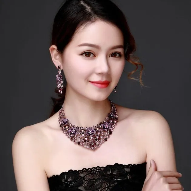 Luxury Rhinestone Gem Short Clavicle Necklace And Earring Set