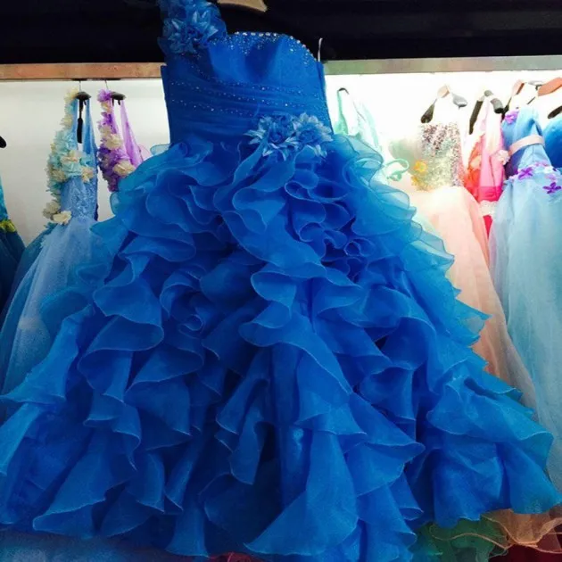 Vestido de noche de fiesta anual de un hombro, falda larga abullonada para escenario