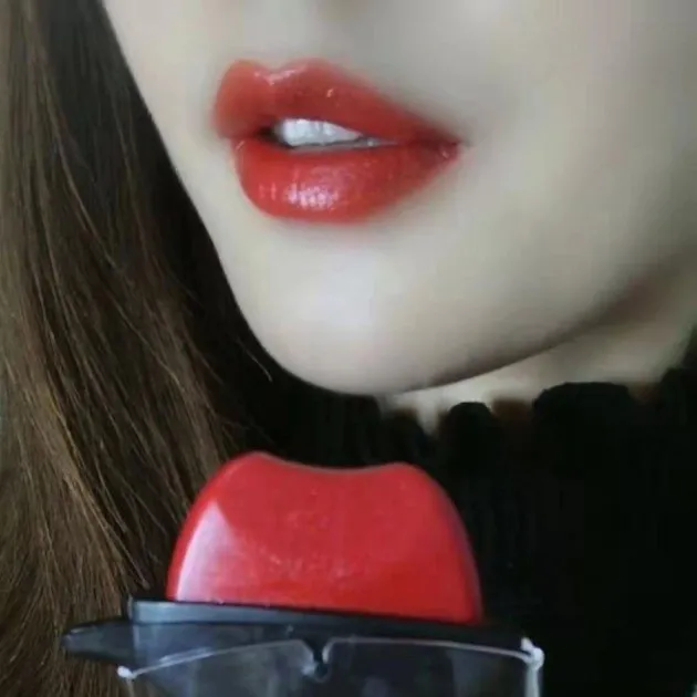 Lápiz labial hidratante de larga duración con copa antiadherente
