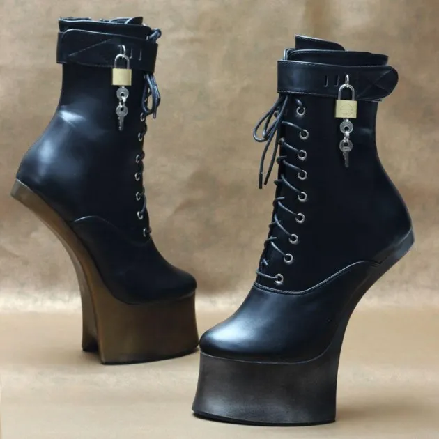 Tacones con pezuñas de animales Mahishi