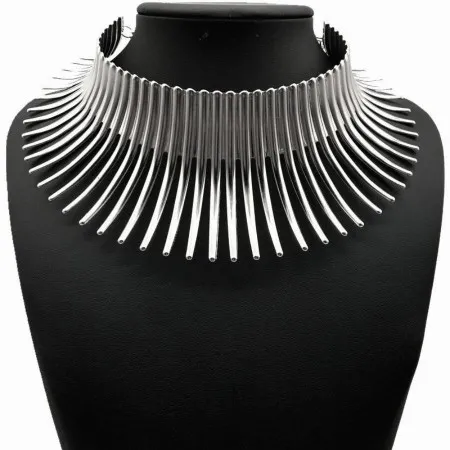 Gargantilla Grande Con Cuello De Espinas