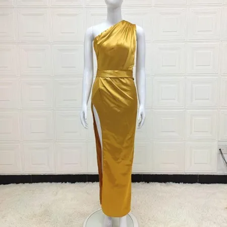 Vestido Dividido Con Hombros Inclinados Irregulares Mackenzie